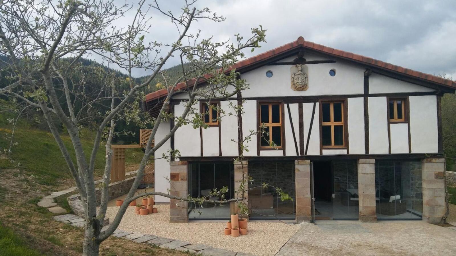 Izal Landetxea Pensionat Bergara Eksteriør billede
